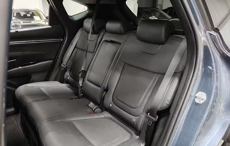 Hyundai Tucson • 2023 • 32,605 km 3