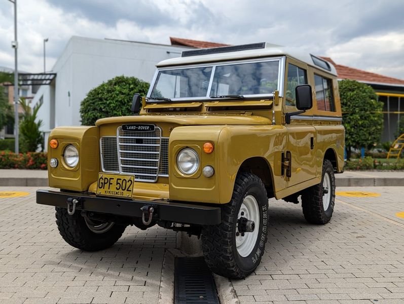 Land Rover 109 • 1979 • 39,936 mi 13