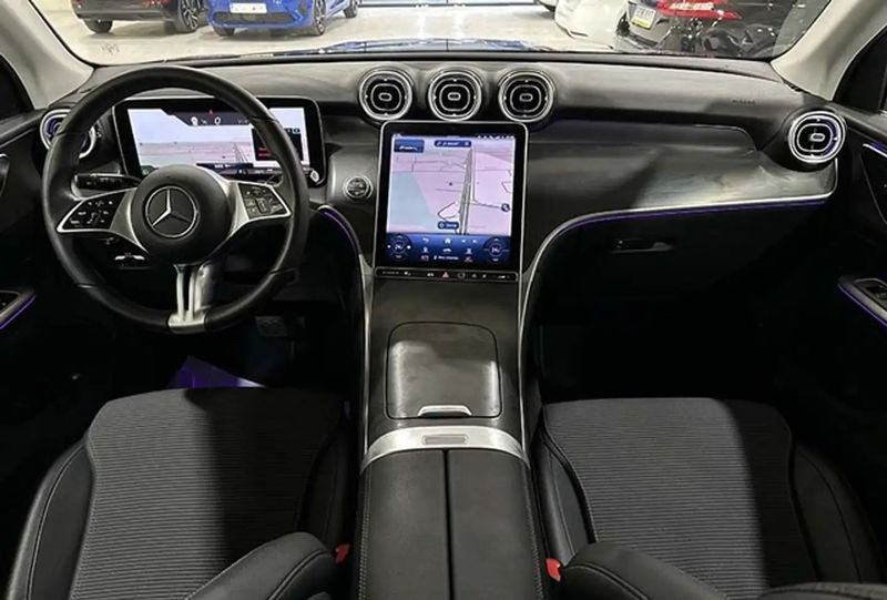 Mercedes-Benz GLC-Class • 2023 • 14,000 km 5