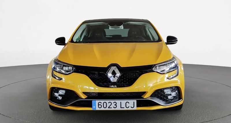 Renault Mégane • 2019 • 14,165 km 11