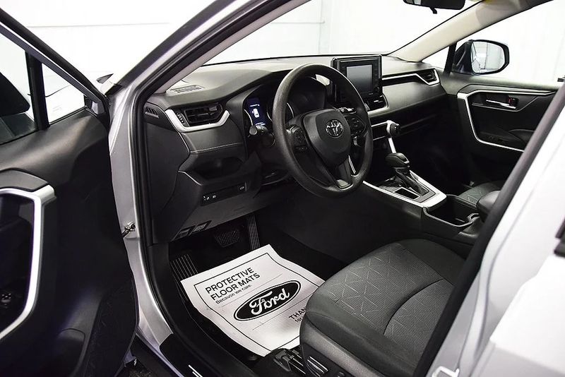 Toyota RAV4 • 2022 • 30,192 km 3