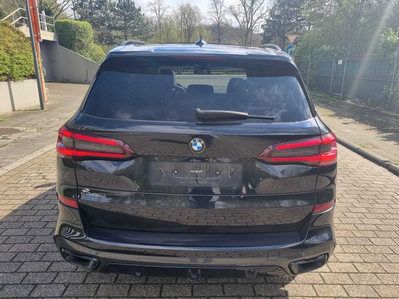 BMW X5 • 2021 • 127,000 km 2