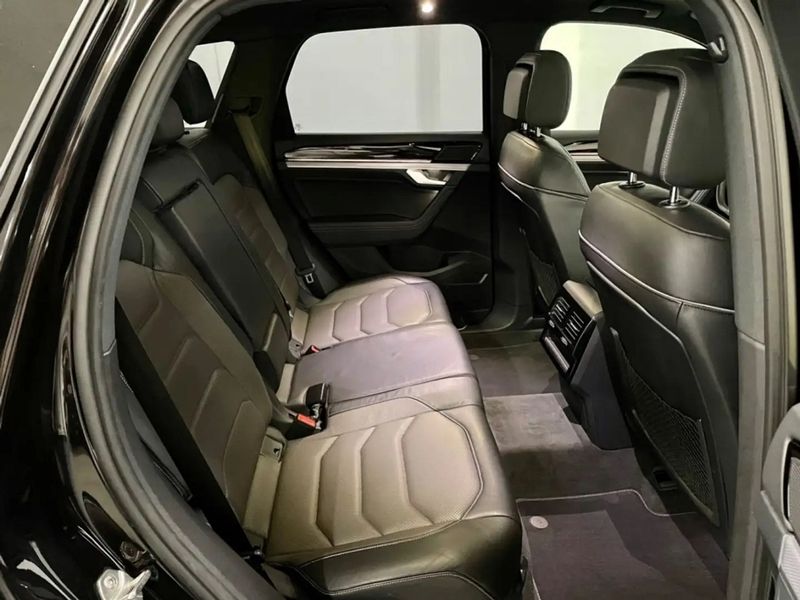 Volkswagen Touareg • 2019 • 83,000 km 2