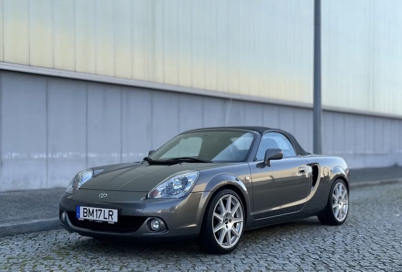 Toyota MR2 • 2005 • 87,000 km 1