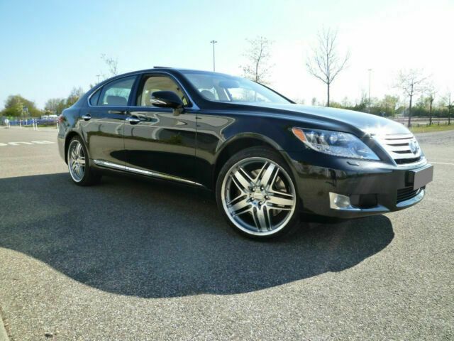 Lexus LS • 2011 • 128,000 km 1