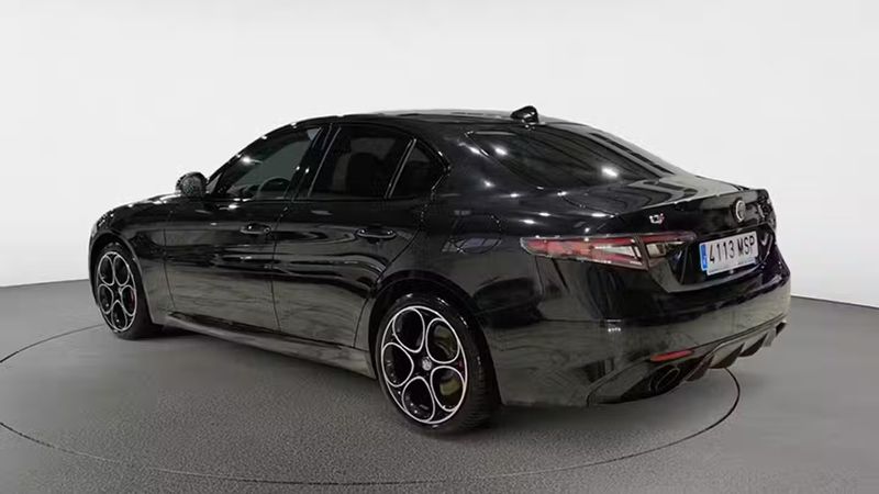 Alfa Romeo Giulia • 2024 • 17,640 km 3