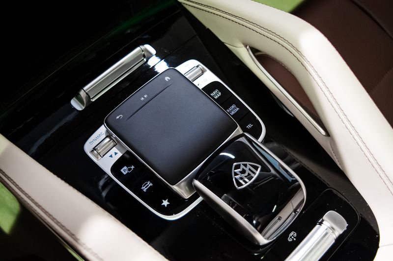 Mercedes-Benz Maybach • 2024 • 3,800 km 19