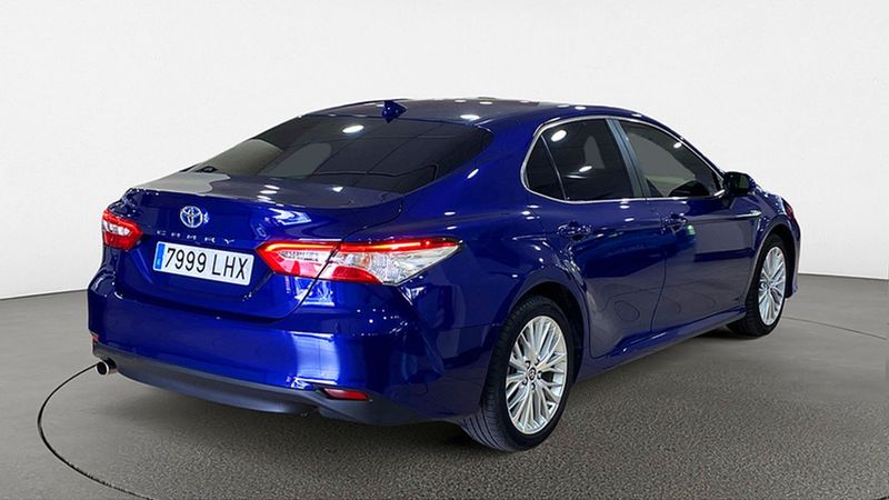 Toyota Camry • 2020 • 55,000 km 3