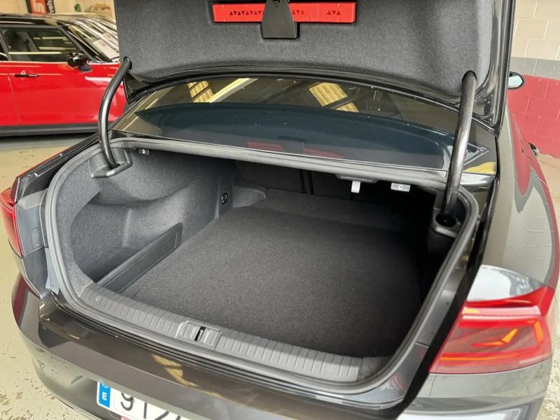 Volkswagen Passat • 2019 • 120,000 km 15