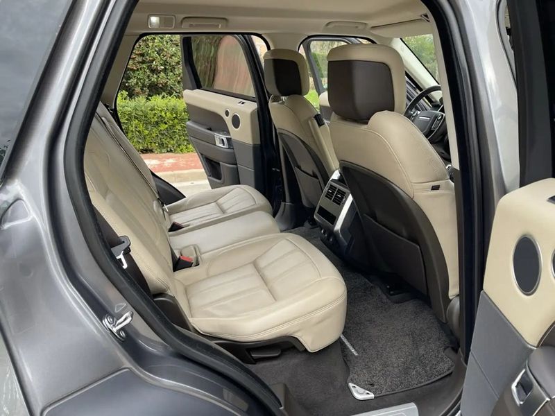 Land Rover Range Rover Sport • 2019 • 60,570 km 8