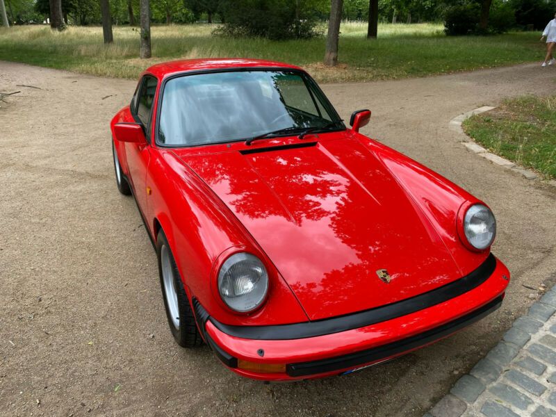 Porsche Carrera GT • 1988 • 150,000 km 3