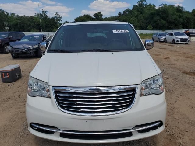 Chrysler Town & Country • 2013 • 10,000 mi 2