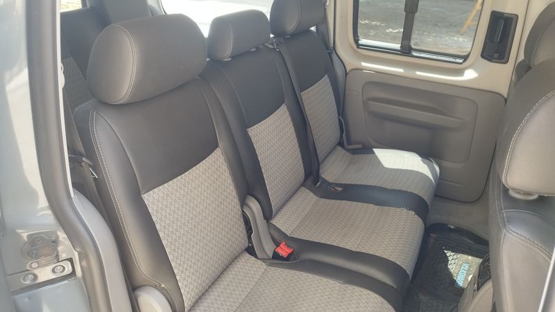 Volkswagen Caddy • 2008 • 271,000 km 3