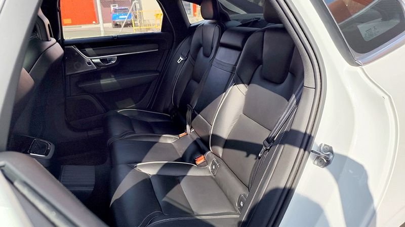 Volvo S90 • 2017 • 140,855 km 5