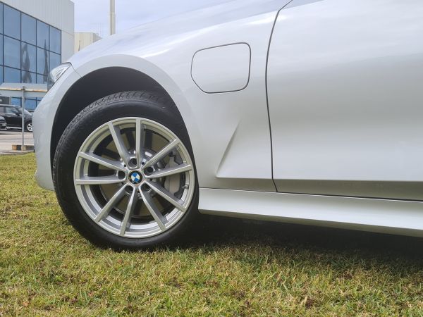 BMW 3 Series • 2021 • 4,000 km 2