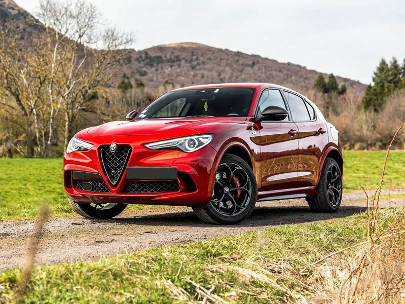 Alfa Romeo Stelvio • 2017 • 51,000 km 5