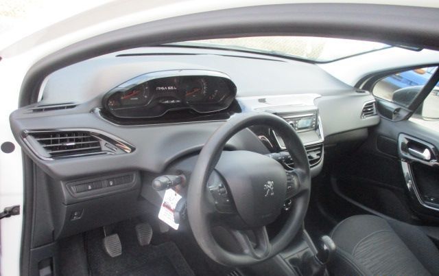 Peugeot 2008 • 2014 • 137,000 km 4