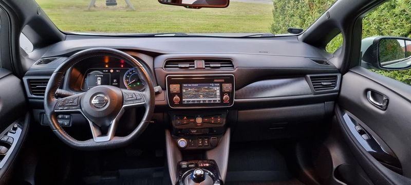 Nissan Leaf • 2018 • 62,500 km 3