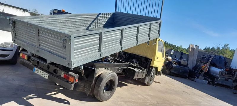 Toyota Dyna • 1987 • 266,000 km 2