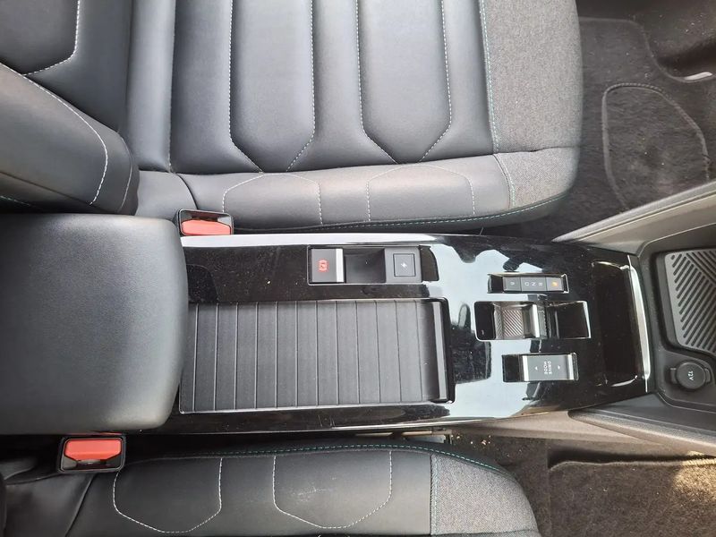 Citroën C4 • 2023 • 30,000 km 6