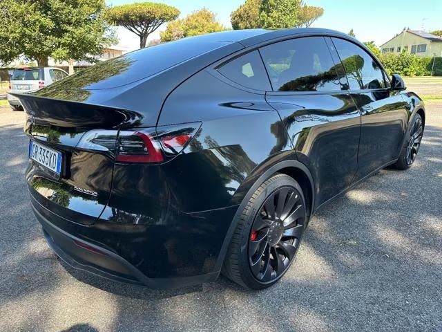 Tesla Model Y • 2023 • 59,000 km 3