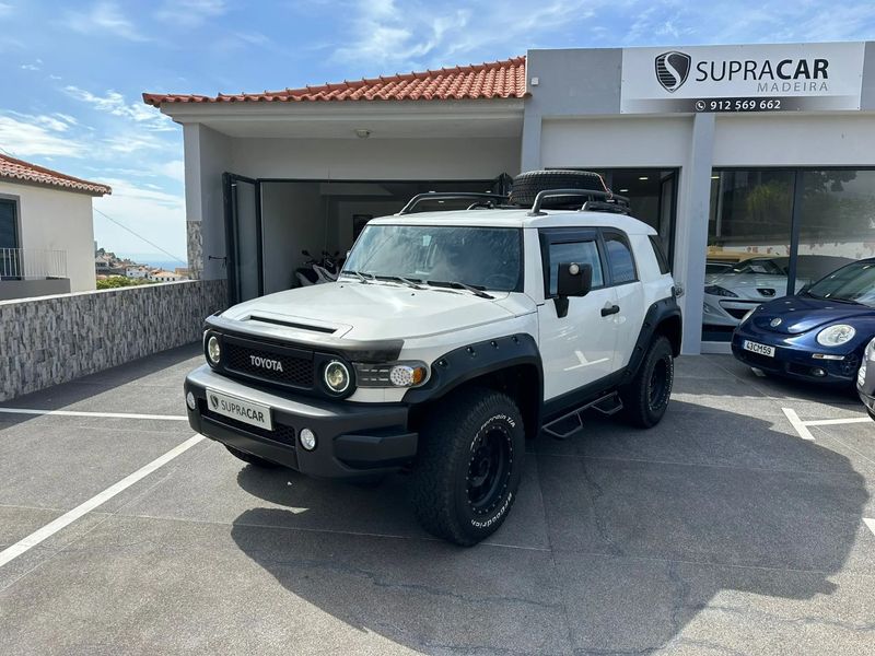 Toyota FJ Cruiser • 2010 • 25,372 km 1