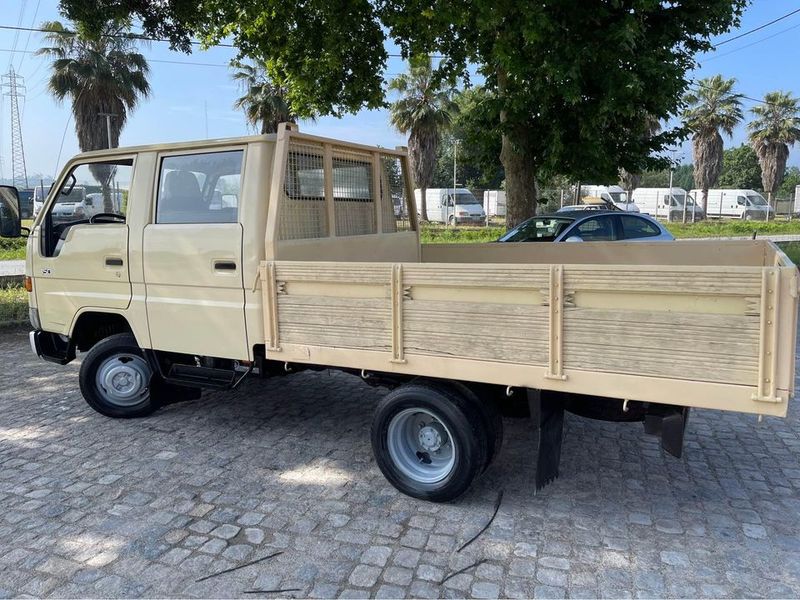 Toyota Dyna • 2001 • 207,000 km 8