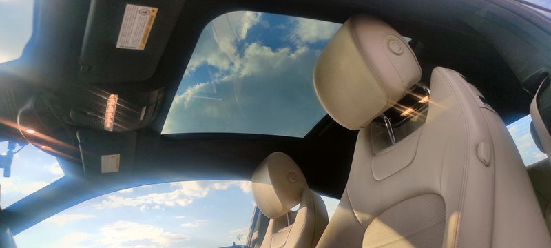 Mercedes-Benz C-Class • 2016 • 94,000 km 5