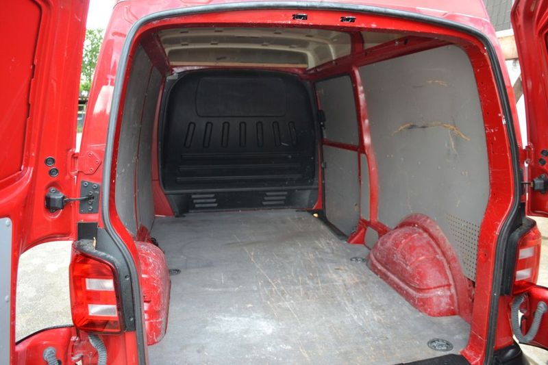 Volkswagen T5 Transporter Shuttle • 2017 • 88,000 km 8