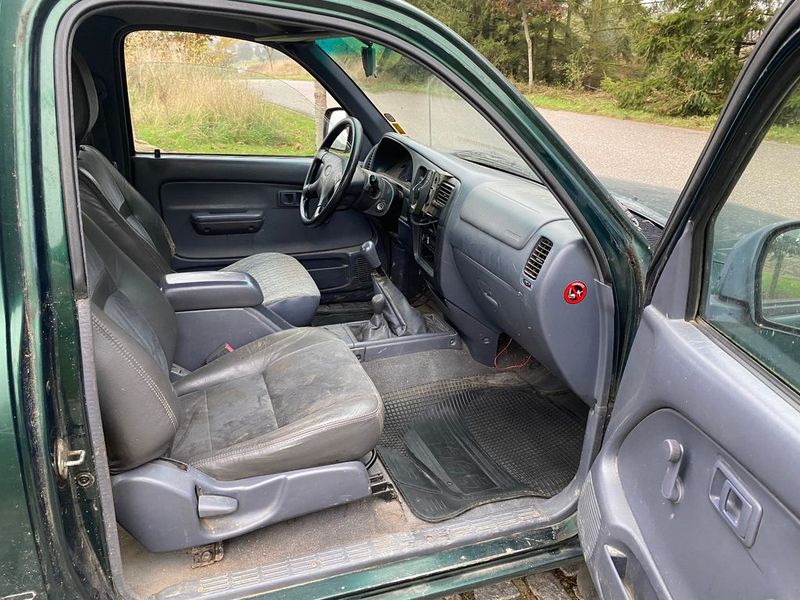 Toyota Hilux • 2002 • 395,000 km 7