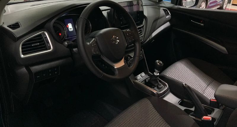 Suzuki SX4 • 2023 • 2,500 km 3