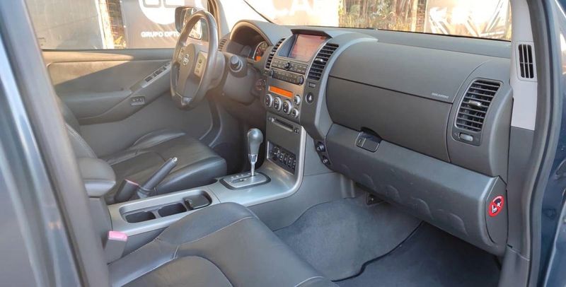 Nissan Pathfinder • 2006 • 299,999 km 2