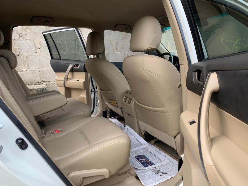 Toyota Highlander • 2014 • 25,000 km 2