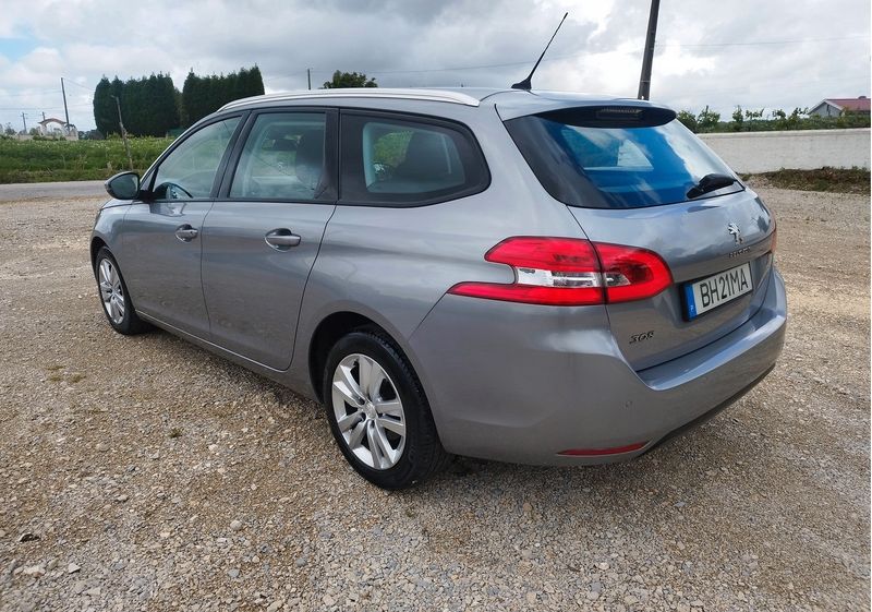 Peugeot 308 • 2019 • 140,000 km 2