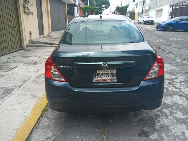 Nissan Versa sense • 2017 • 85,000 km 2