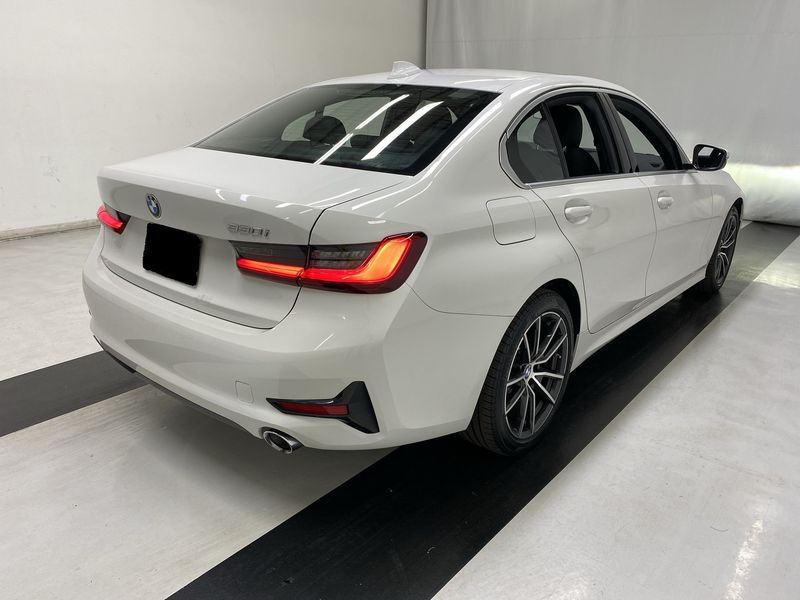 BMW 3 Series • 2019 • 15,261 km 3