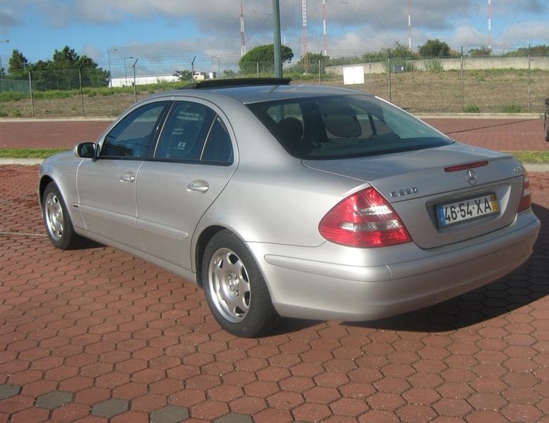 Mercedes-Benz E • 2002 • 345,000 km 2