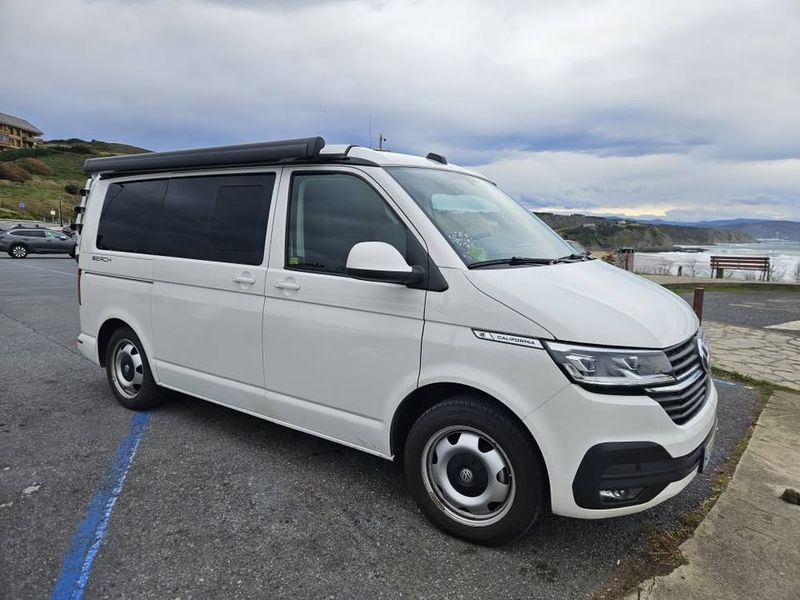 Volkswagen California • 2021 • 60,000 km 4