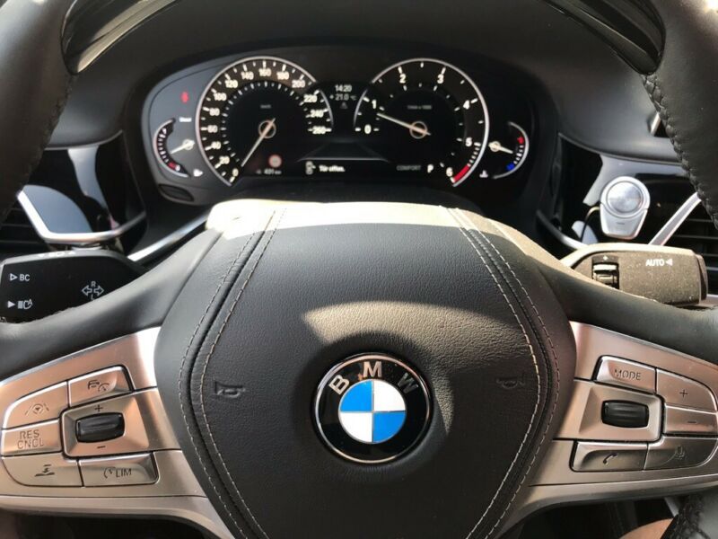BMW 7 • 2016 • 80,786 km 11