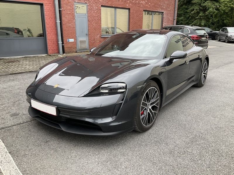 Porsche Taycan • 2020 • 21,000 km 1