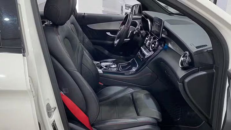 Mercedes-Benz GLC • 2019 • 46,721 km 14