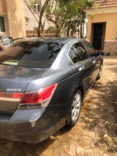 Honda Accord • 2009 • 220,000 km 3