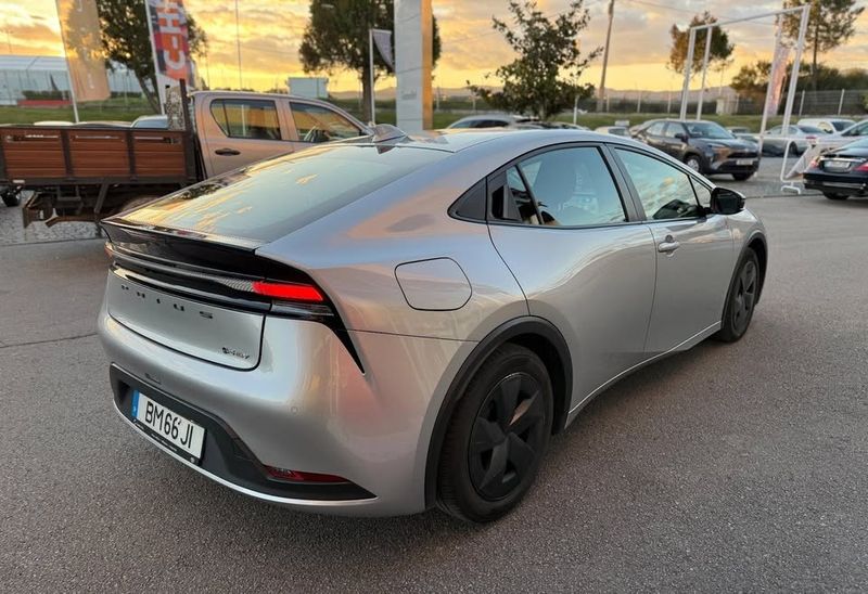 Toyota Prius • 2024 • 55,000 km 4