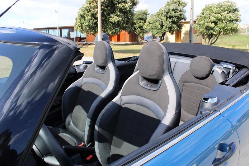 MINI Convertible • 2021 • 15,000 km 6