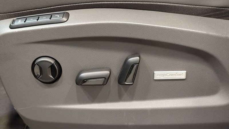 Volkswagen Multivan • 2024 • 3,979 km 26