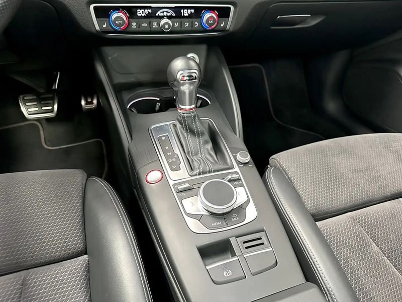 Audi A3 • 2016 • 115,000 km 5