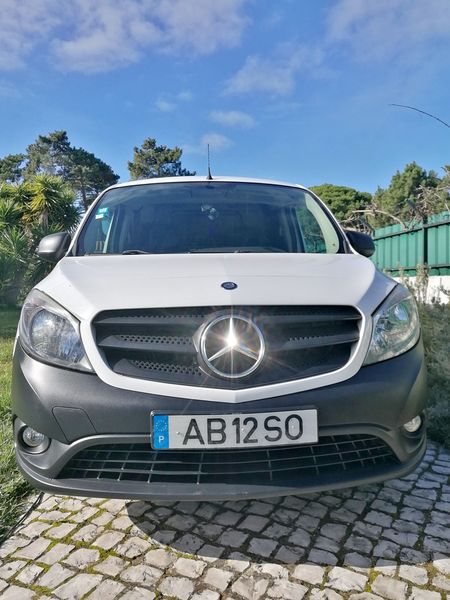 Mercedes-Benz 310 Van • 2012 • 80,000 km 2