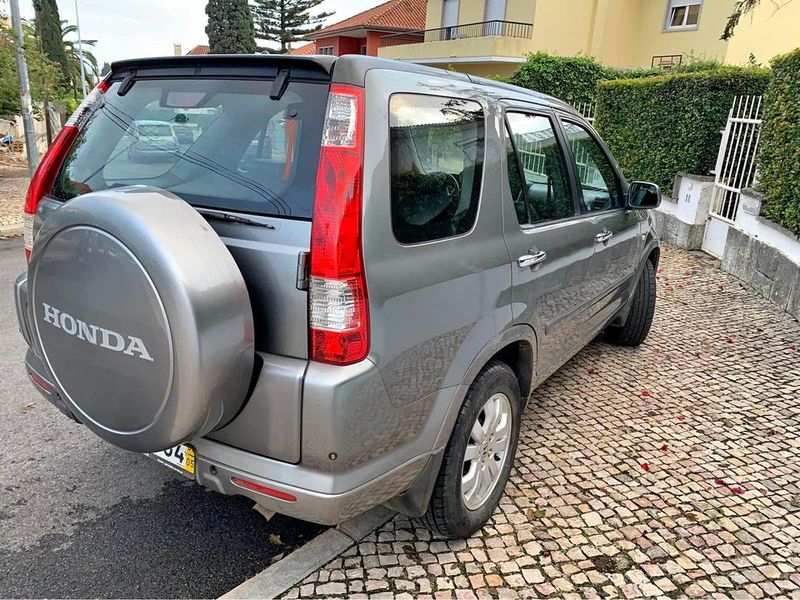 Honda CR-V • 2006 • 342,000 km 3
