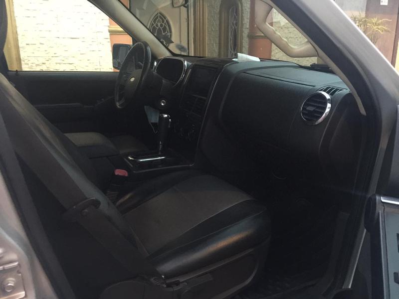Ford Explorer • 2010 • 145,000 km 4
