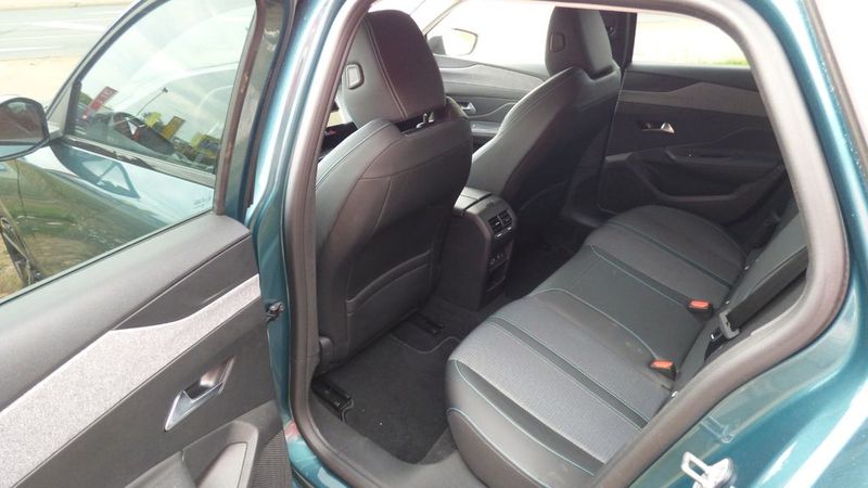 Peugeot 308 • 2022 • 8,655 km 5